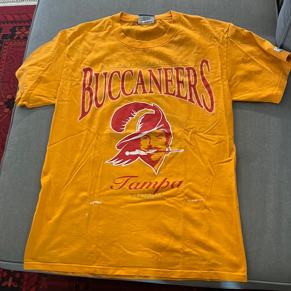 Vintage Tampa buccaneers tshirt